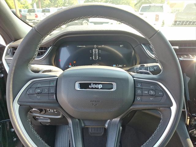2025 Jeep Grand Cherokee Laredo X 4x4