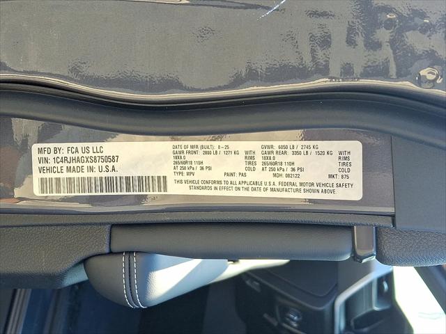 2025 Jeep Grand Cherokee Laredo X 4x4