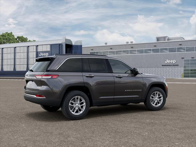 2025 Jeep Grand Cherokee Laredo X 4x4