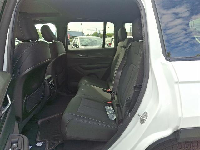 2025 Jeep Grand Cherokee Laredo X 4x4