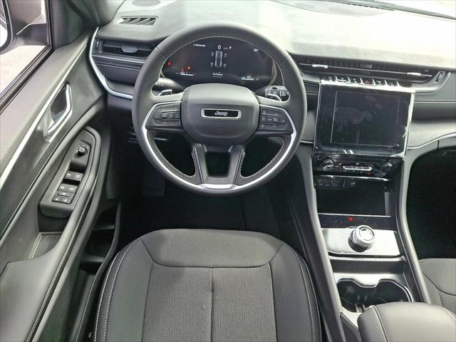 2025 Jeep Grand Cherokee Laredo X 4x4