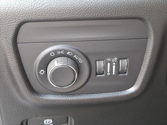 2025 Jeep Grand Cherokee Laredo X 4x4