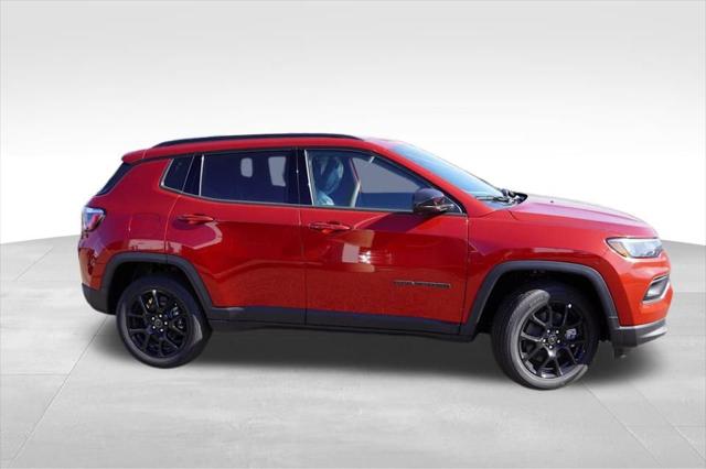 2025 Jeep Compass COMPASS LATITUDE 4X4