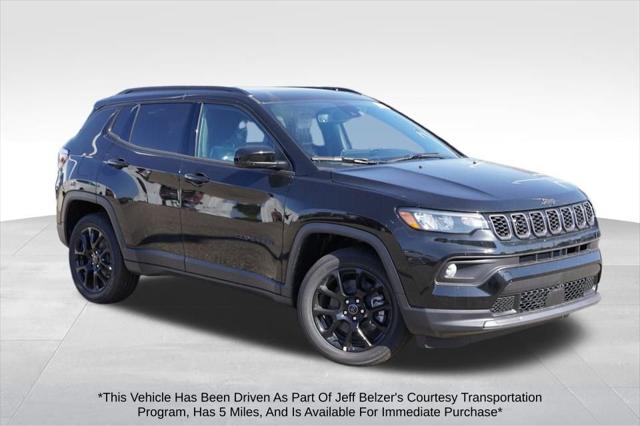 2025 Jeep Compass COMPASS LATITUDE 4X4