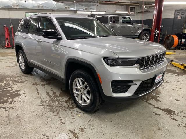 2025 Jeep Grand Cherokee GRAND CHEROKEE LAREDO X 4X4