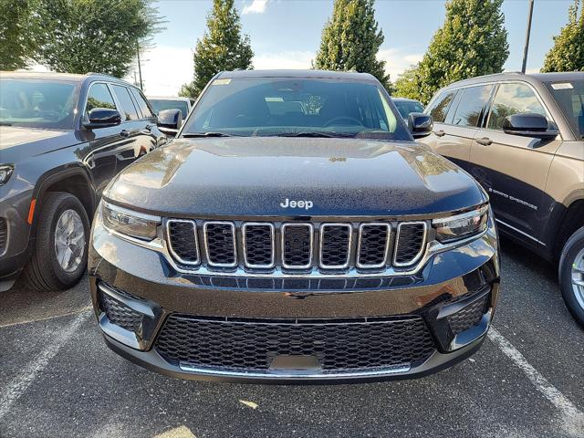 2025 Jeep Grand Cherokee GRAND CHEROKEE LAREDO X 4X4
