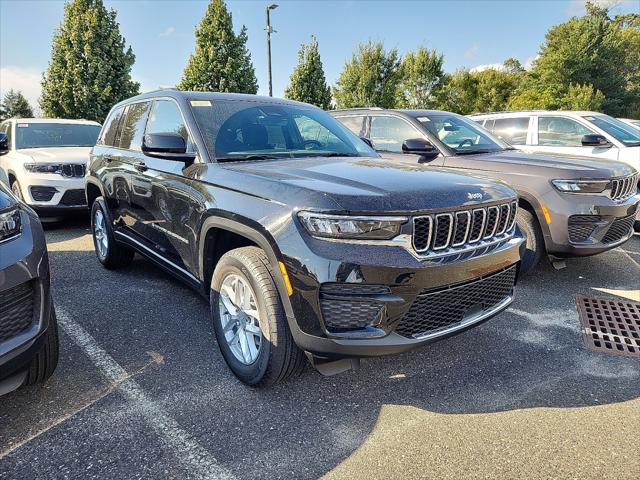 2025 Jeep Grand Cherokee GRAND CHEROKEE LAREDO X 4X4