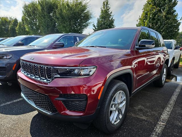 2025 Jeep Grand Cherokee GRAND CHEROKEE LAREDO X 4X4
