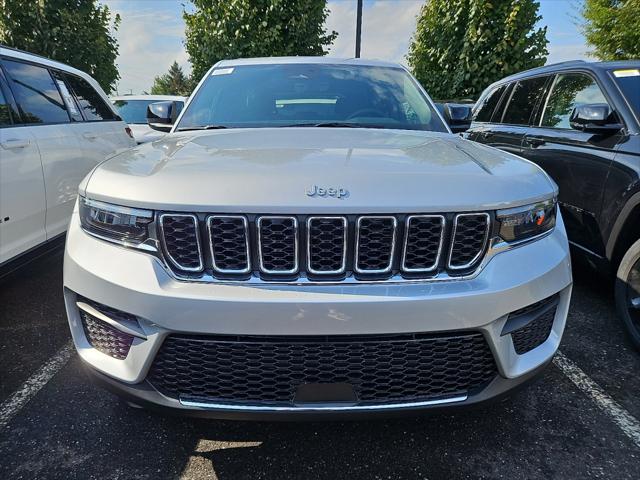 2025 Jeep Grand Cherokee GRAND CHEROKEE LAREDO X 4X4