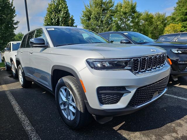 2025 Jeep Grand Cherokee GRAND CHEROKEE LAREDO X 4X4