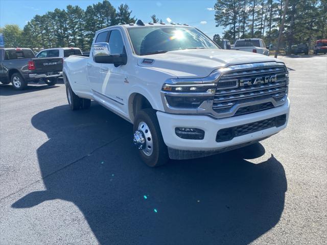 2026 RAM Ram 3500 RAM 3500 LIMITED CREW CAB 4X4 8 BOX