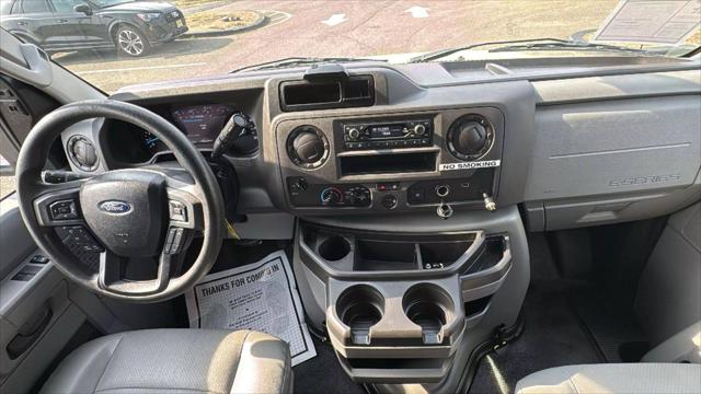 2022 Ford E-450 Cutaway Base