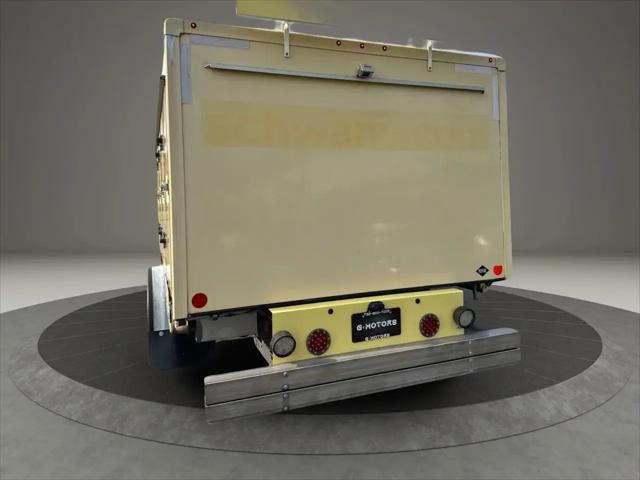 2022 Ford E-450 Cutaway Base