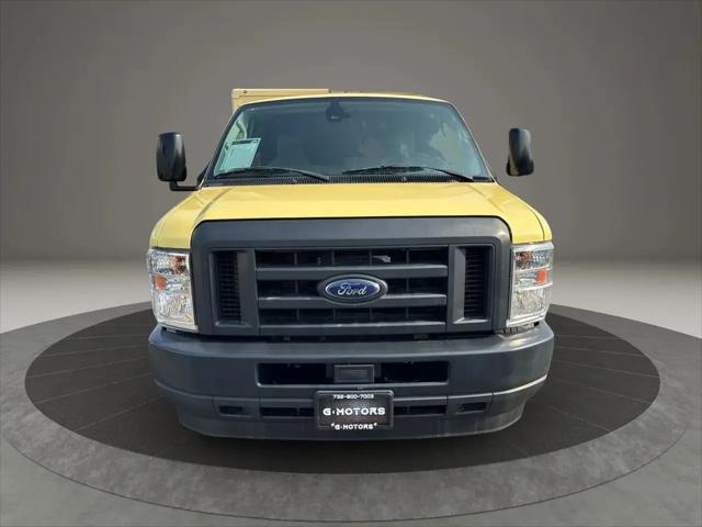 2022 Ford E-450 Cutaway Base