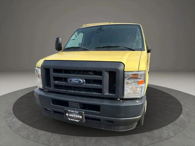 2022 Ford E-450 Cutaway Base