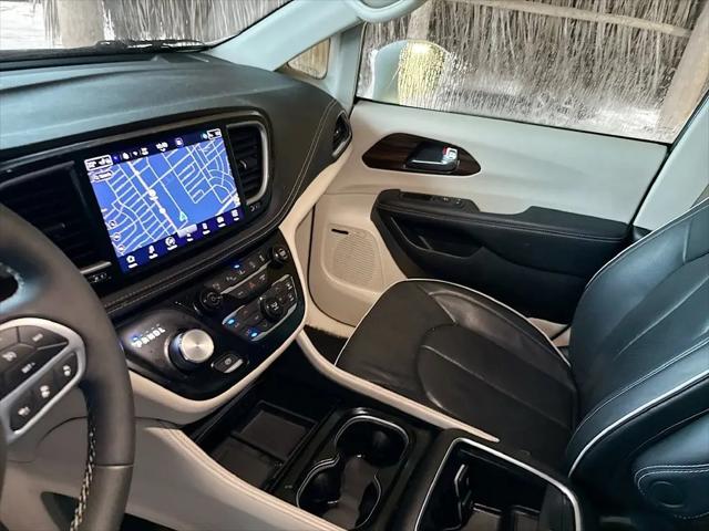 2022 Chrysler Pacifica Limited AWD