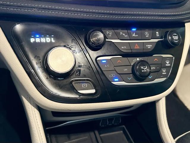 2022 Chrysler Pacifica Limited AWD