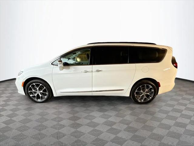 2022 Chrysler Pacifica Limited AWD