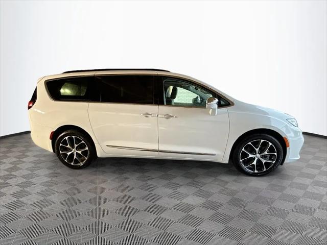 2022 Chrysler Pacifica Limited AWD