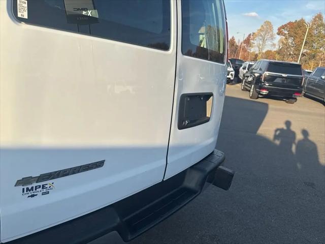 2023 Chevrolet Express Cargo Van RWD 2500 Regular Wheelbase WT