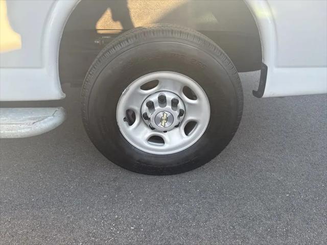 2023 Chevrolet Express Cargo Van RWD 2500 Regular Wheelbase WT