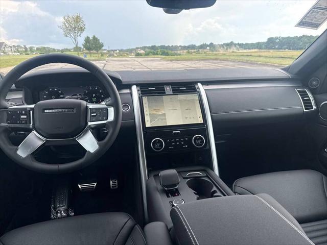 2025 Land Rover Discovery P360 Dynamic SE