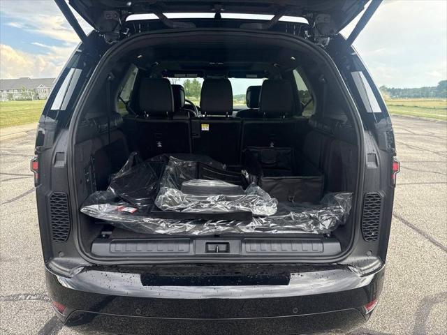 2025 Land Rover Discovery P360 Dynamic SE