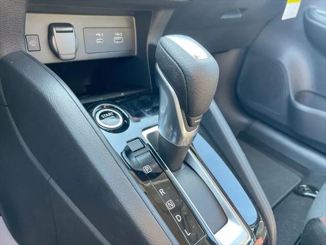 2025 Nissan Versa 1.6 SR