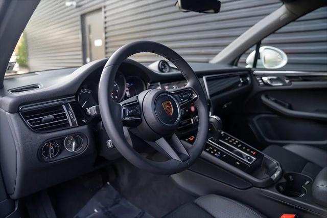 2025 Porsche Macan Macan
