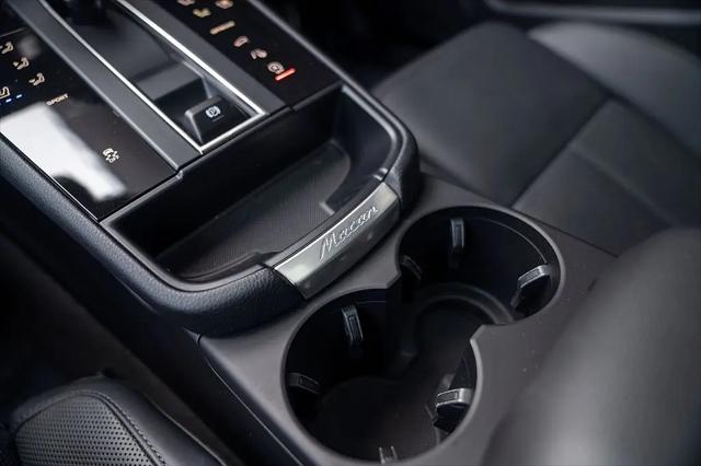 2025 Porsche Macan Macan
