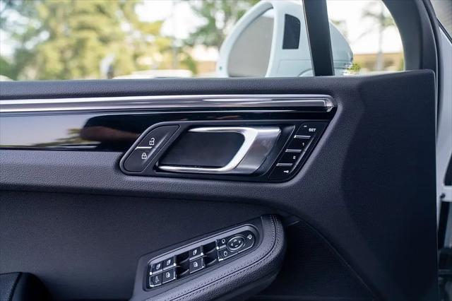 2025 Porsche Macan Macan