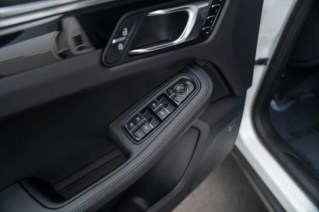 2025 Porsche Macan Macan
