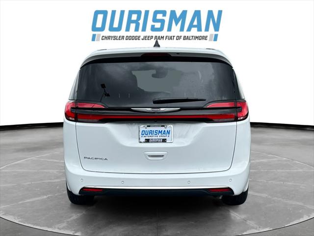 2025 Chrysler Pacifica Select