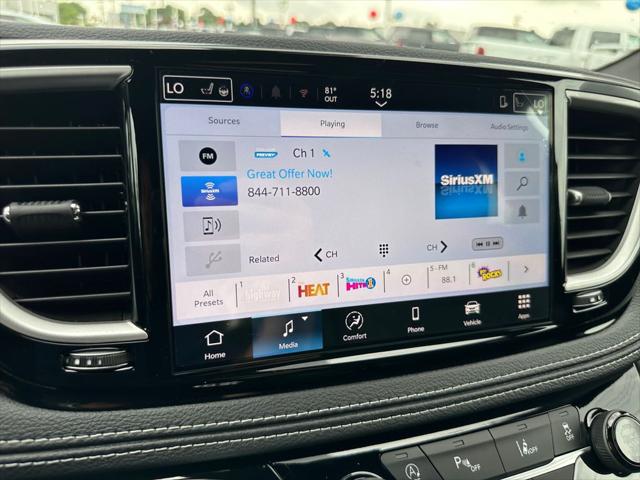 2025 Chrysler Pacifica Select