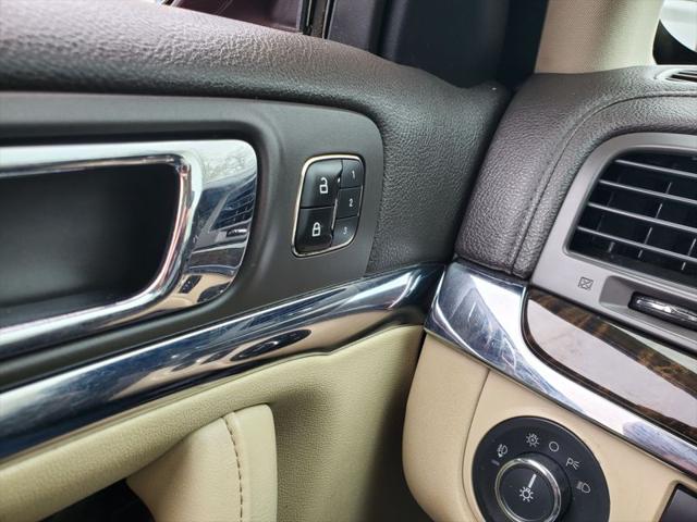 2013 Lincoln MKS Base