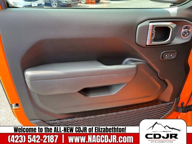2025 Jeep Wrangler 4-Door Summit 4x4