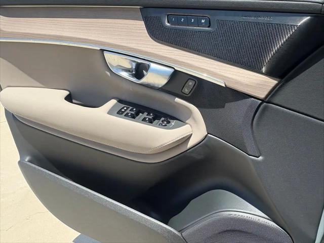 2026 Volvo XC90 Ultra, B6 AWD Gas (mild hybrid), Gasoline, Bright, 7 Seats