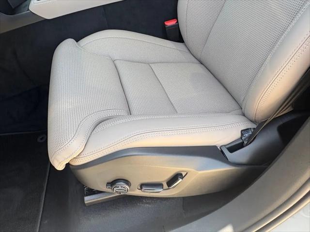 2026 Volvo XC90 Ultra, B6 AWD Gas (mild hybrid), Gasoline, Bright, 7 Seats