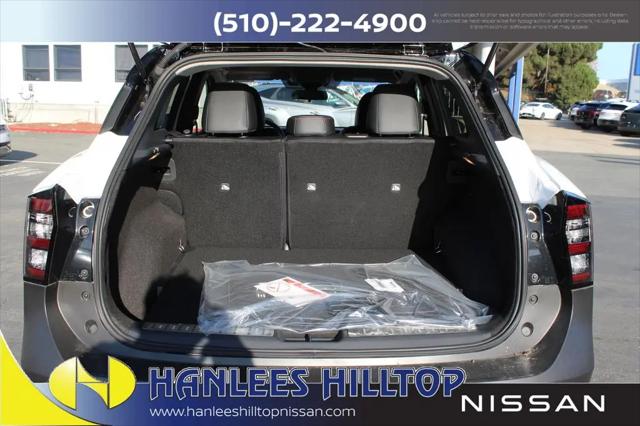 2025 Nissan Kicks SR FWD
