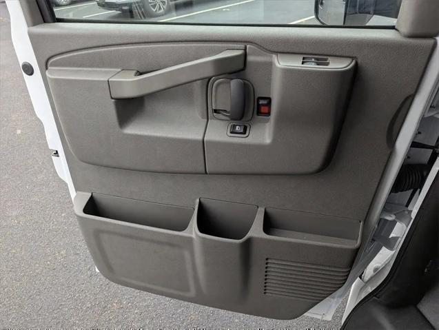 2025 GMC Savana Cutaway Work Van