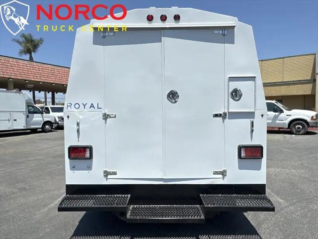 2023 Ford E-350 Cutaway Base