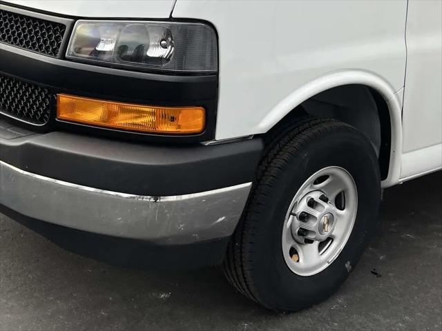 2025 Chevrolet Express Cargo Van RWD 2500 Regular Wheelbase WT