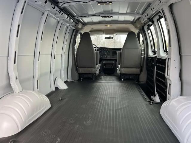 2025 Chevrolet Express Cargo Van RWD 2500 Regular Wheelbase WT