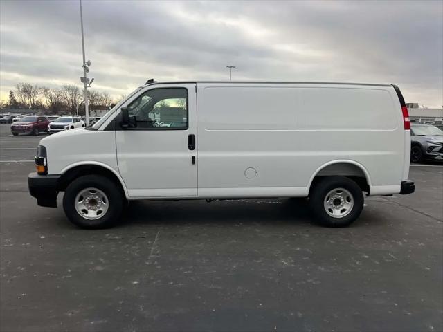 2025 Chevrolet Express Cargo Van RWD 2500 Regular Wheelbase WT