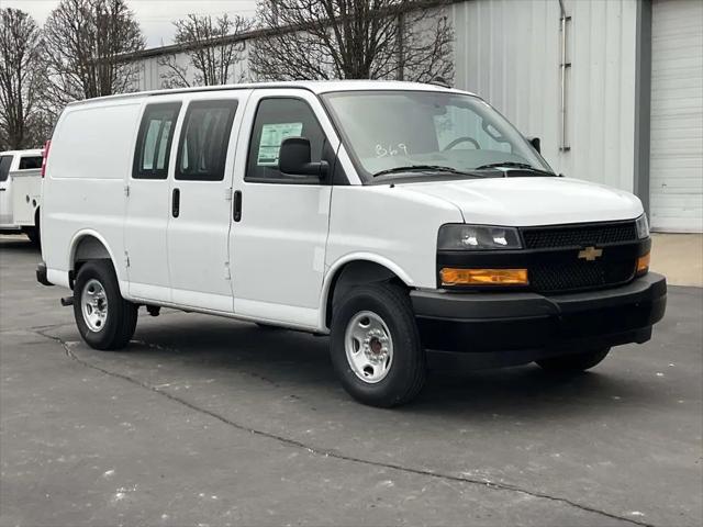 2025 Chevrolet Express Cargo Van RWD 2500 Regular Wheelbase WT