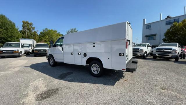 2025 Chevrolet Express Cutaway Work Van