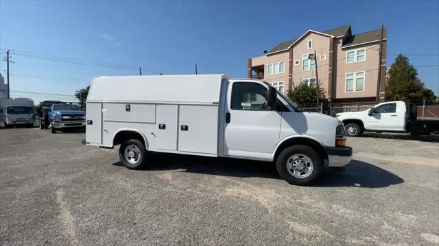 2025 Chevrolet Express Cutaway Work Van
