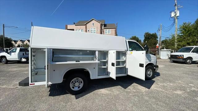 2025 Chevrolet Express Cutaway Work Van