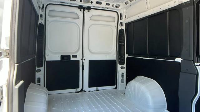 2025 Ram ProMaster Cargo Van Tradesman High Roof 136" WB w/Pass Seat