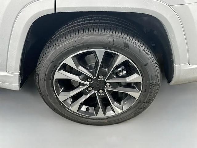 2025 Jeep Grand Cherokee L Overland 4x4